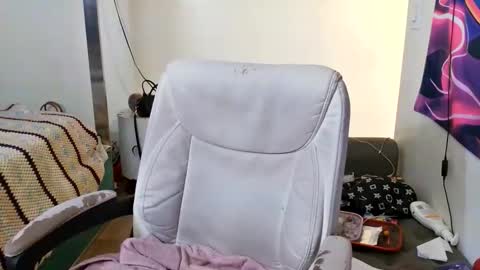 Yasmine pretty online show from 12/14/25, 11:20