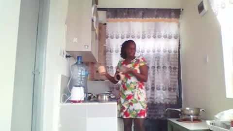 Snapshot of pretty_beib chatting on 09/18/25, 07:32 Karol online show from 09/18/25, 07:32