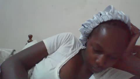 Snapshot of pretty_beib chatting on 09/25/25, 02:59 Karol online show from 09/25/25, 02:59