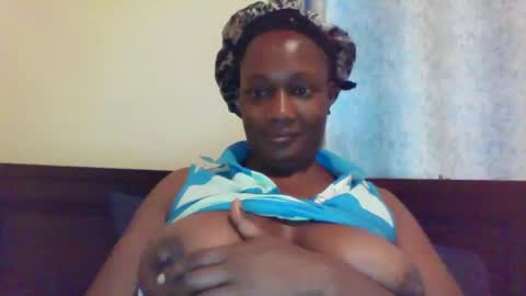 Snapshot of pretty_beib chatting on 03/30/26, 04:02 Karol online show from 03/30/26, 04:02