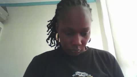 Snapshot of pretty_beib chatting on 04/28/26, 07:02 Karol online show from 04/28/26, 07:02