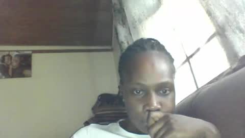 Snapshot of pretty_beib chatting on 05/11/26, 12:44 Karol online show from 05/11/26, 12:44