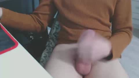 Snapshot of pretty_boyfriend chatting on 02/03/25, 09:30 Pretty boy online show from 02/03/25, 09:30