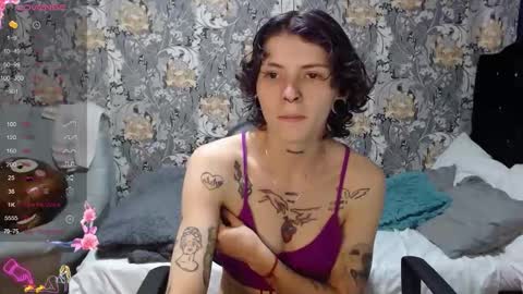 pretty_cristal22 online show from 06/07/26, 05:27