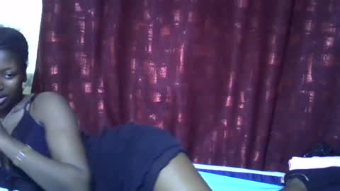 Snapshot of pretty_ebby chatting on 06/27/26, 04:23 pretty_ebby online show from 06/27/26, 04:23