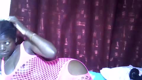 Snapshot of pretty_ebby chatting on 06/28/26, 12:11 pretty_ebby online show from 06/28/26, 12:11