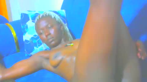 riri online show from 02/10/25, 12:41