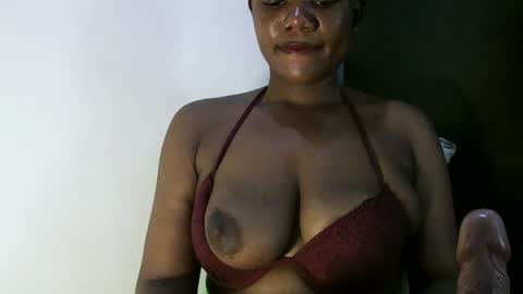 Snapshot of pretty_ebonymisstress chatting on 07/08/26, 10:42 Mira online show from 07/08/26, 10:42