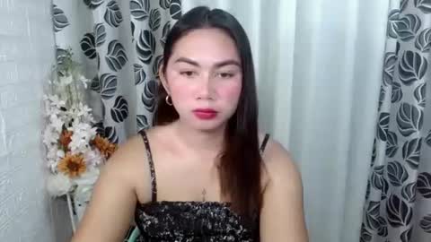 elennah online show from 11/12/25, 06:47