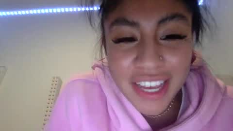 pretty_girl828687 online show from 02/27/26, 02:44