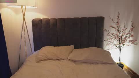 pretty_goddess online show from 06/23/26, 08:07