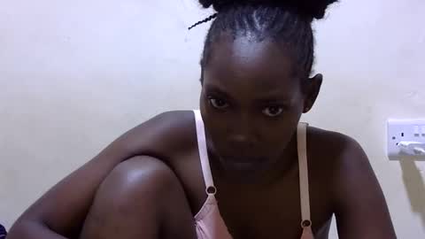 pretty_leila1 online show from 03/18/26, 11:57