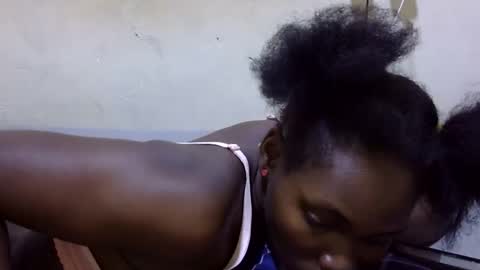 pretty_leila1 online show from 04/04/26, 08:34