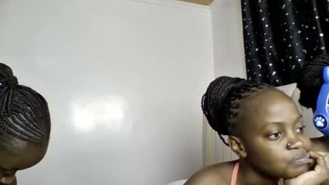 pretty luv1 online show from 02/12/26, 09:43