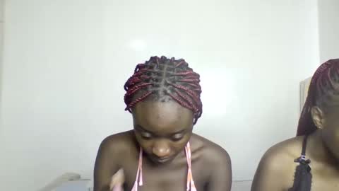 Snapshot of pretty_luv1 chatting on 03/19/26, 09:52 pretty luv1 online show from 03/19/26, 09:52