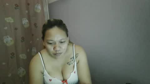 pretty_lyn08 online show from 05/03/26, 05:52