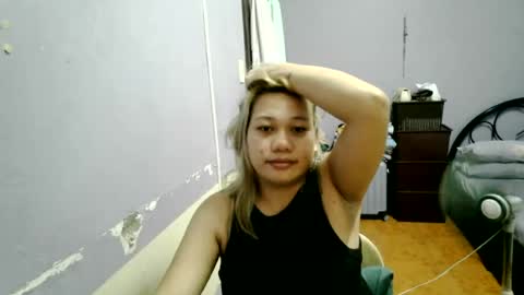 Snapshot of pretty_lyn08 chatting on 07/15/26, 06:13 pretty_lyn08 online show from 07/15/26, 06:13