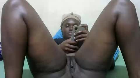 pretty_melan online show from 03/06/26, 06:15