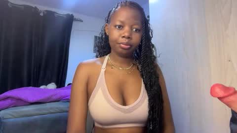 Pretty peaches online show from 03/20/26, 03:22