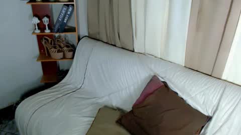 Snapshot of pretty_percy chatting on 06/26/26, 05:28 hi im percy online show from 06/26/26, 05:28