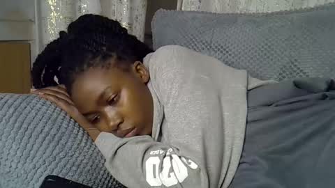 pretty_petite24 online show from 06/09/26, 08:04