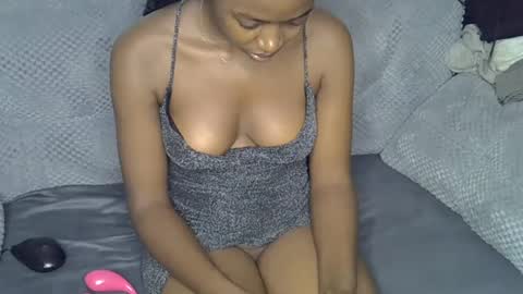 pretty_petite24 online show from 06/17/26, 06:42