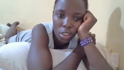 Snapshot of pretty_petite_ebony chatting on 03/03/25, 04:47 pretty_petite_ebony online show from 03/03/25, 04:47