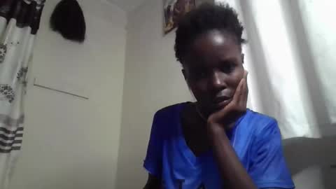 pretty_petite_ebony online show from 10/27/25, 01:42