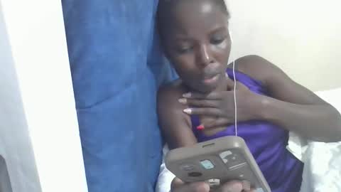 pretty_petite_ebony online show from 04/21/26, 01:42