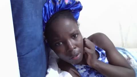Snapshot of pretty_petite_ebony chatting on 05/01/26, 03:11 pretty_petite_ebony online show from 05/01/26, 03:11