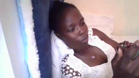Snapshot of pretty_petite_ebony chatting on 05/10/26, 02:22 pretty_petite_ebony online show from 05/10/26, 02:22