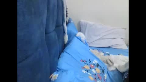 Snapshot of pretty_petite_ebony chatting on 05/19/26, 01:56 pretty_petite_ebony online show from 05/19/26, 01:56