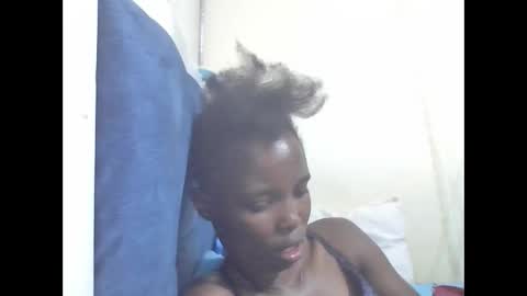 Snapshot of pretty_petite_ebony chatting on 05/20/26, 02:07 pretty_petite_ebony online show from 05/20/26, 02:07