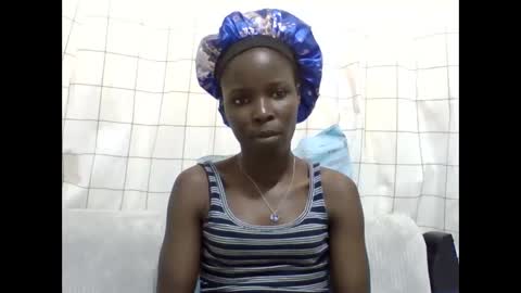 Snapshot of pretty_petite_ebony chatting on 05/30/26, 09:28 pretty_petite_ebony online show from 05/30/26, 09:28