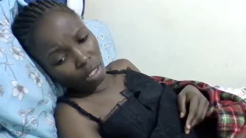 Snapshot of pretty_petite_ebony chatting on 06/22/26, 09:56 pretty_petite_ebony online show from 06/22/26, 09:56