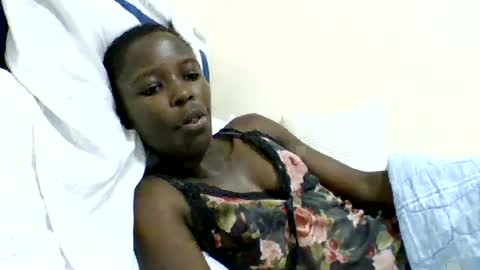 Snapshot of pretty_petite_ebony chatting on 07/05/26, 05:36 pretty_petite_ebony online show from 07/05/26, 05:36