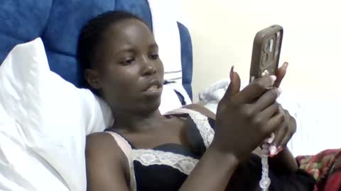 Snapshot of pretty_petite_ebony chatting on 07/21/26, 12:35 pretty_petite_ebony online show from 07/21/26, 12:35