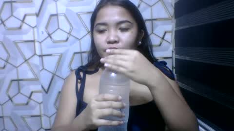 Snapshot of pretty_pharsa chatting on 06/17/26, 07:04 pretty_pharsa online show from 06/17/26, 07:04