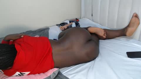 Essy online show from 11/19/25, 04:01