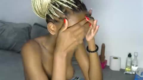 Snapshot of pretty_queennie chatting on 11/23/25, 10:59 Pretty doll online show from 11/23/25, 10:59