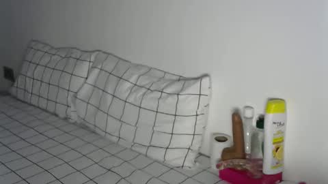 Snapshot of pretty_queennie chatting on 01/12/26, 06:13 Pretty doll online show from 01/12/26, 06:13