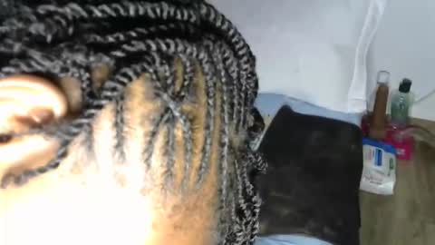 Snapshot of pretty_queennie chatting on 02/05/26, 07:02 Pretty doll online show from 02/05/26, 07:02