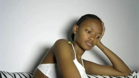 Snapshot of pretty_queennie chatting on 02/22/26, 02:15 Pretty doll online show from 02/22/26, 02:15