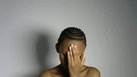 Snapshot of pretty_queennie chatting on 02/24/26, 07:01 Pretty doll online show from 02/24/26, 07:01