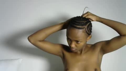 Snapshot of pretty_queennie chatting on 02/25/26, 10:19 Pretty doll online show from 02/25/26, 10:19