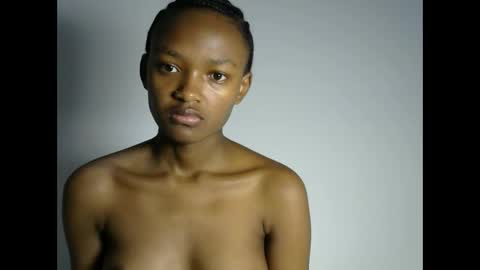 Snapshot of pretty_queennie chatting on 02/28/26, 06:14 Pretty doll online show from 02/28/26, 06:14