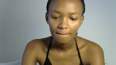 Snapshot of pretty_queennie chatting on 03/08/26, 10:41 Pretty doll online show from 03/08/26, 10:41