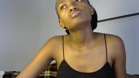 Snapshot of pretty_queennie chatting on 05/12/26, 10:29 Pretty doll online show from 05/12/26, 10:29
