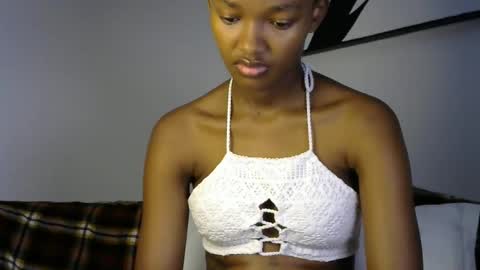 Snapshot of pretty_queennie chatting on 05/15/26, 02:57 Pretty doll online show from 05/15/26, 02:57