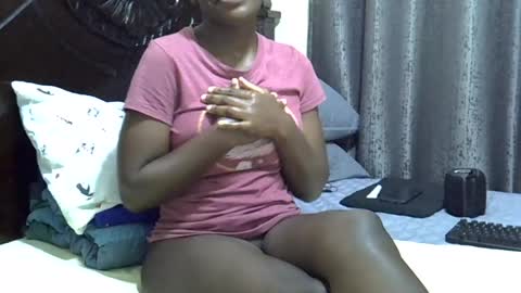 Snapshot of pretty_sheanna chatting on 06/19/26, 12:15 pretty_sheanna online show from 06/19/26, 12:15